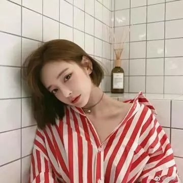 姹紫嫣红碧绿波